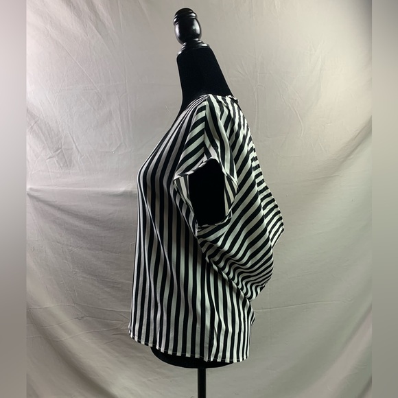 Striped Print Backless Batwing Sleeve Blouse - Picture 8 of 9
